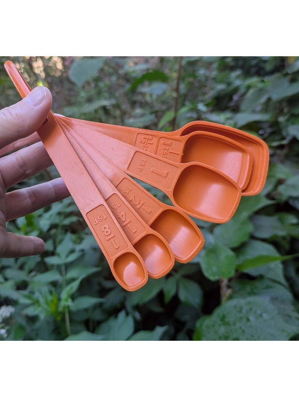 6 Vintage Tupperware Nesting Measuring Spoons with Ring, Harvest Orange